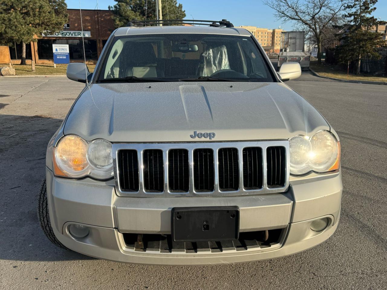 2010 Jeep Grand Cherokee Limited Photo2