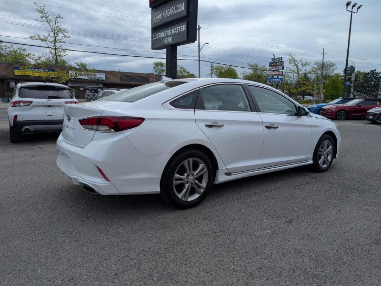2019 Hyundai Sonata Essential Sport  **SUNROOF - LEATHER** Photo4
