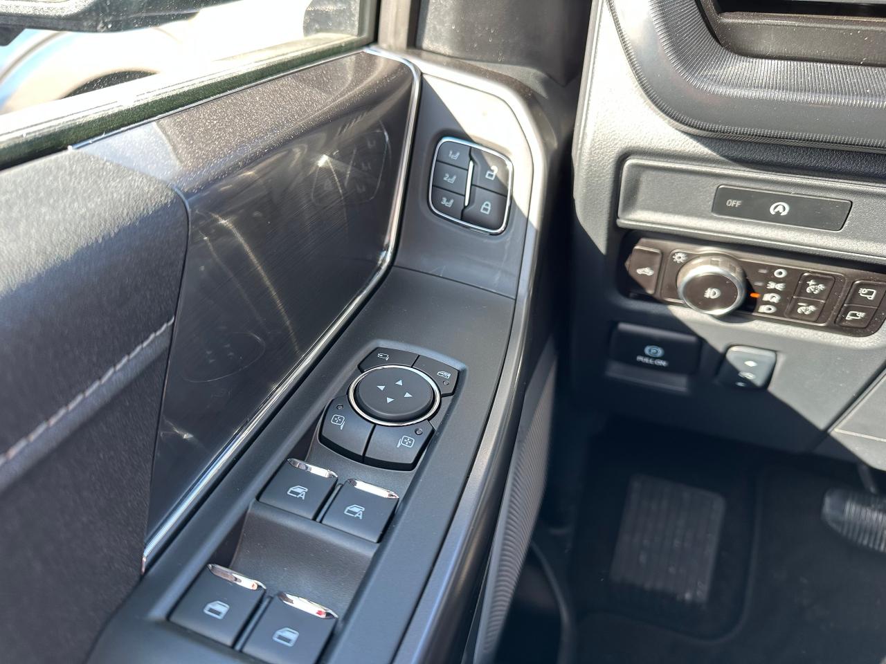 2025 Ford F-150 LARIAT 4WD SUPERCREW 5.5' BOX 502A Photo5