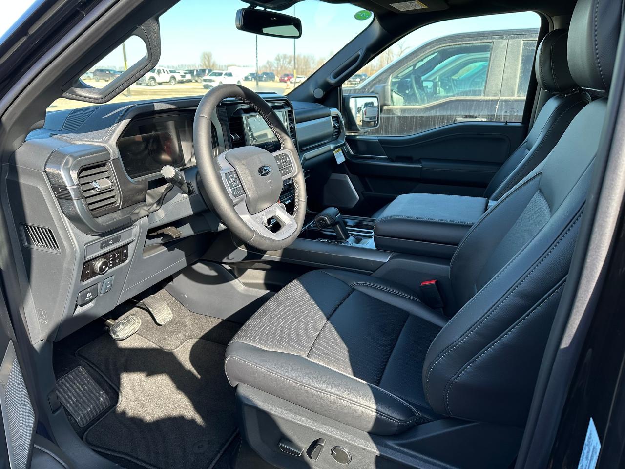 2025 Ford F-150 LARIAT 4WD SUPERCREW 5.5' BOX 502A Photo5