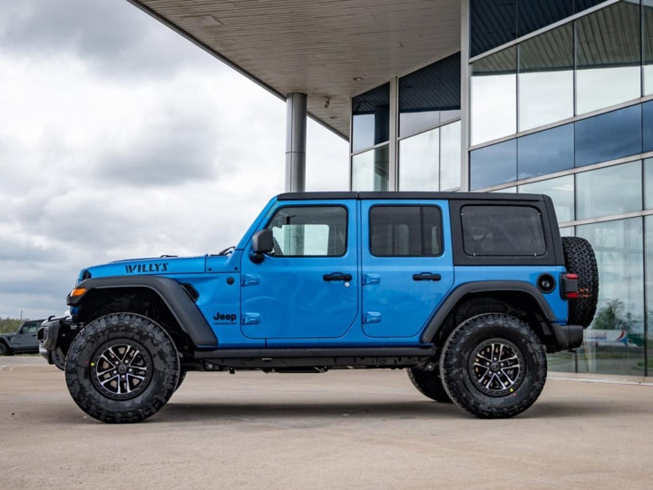 2025 Jeep Wrangler Willys Photo3