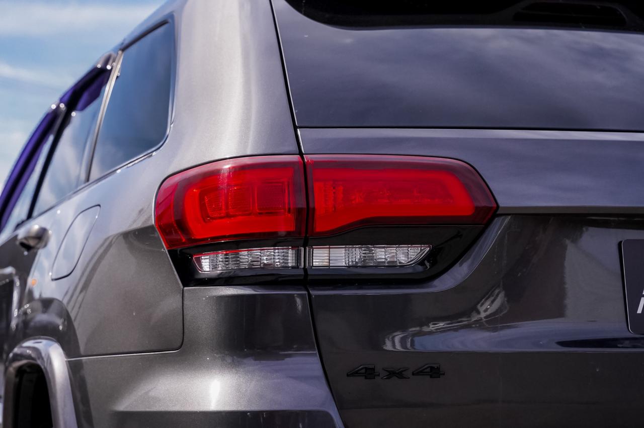 2020 Jeep Grand Cherokee Altitude Photo4