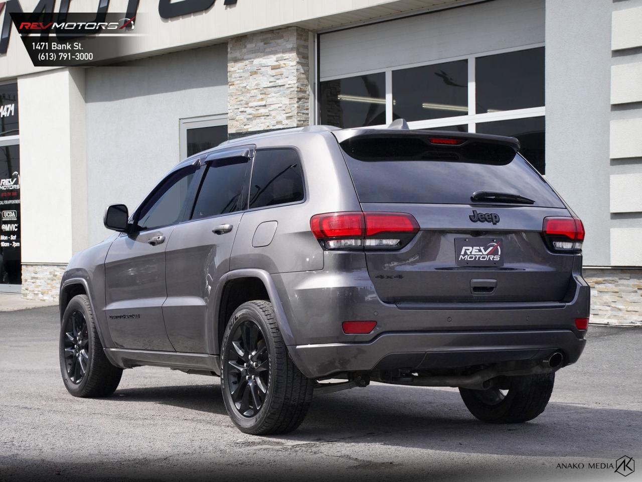 2020 Jeep Grand Cherokee Altitude Photo3