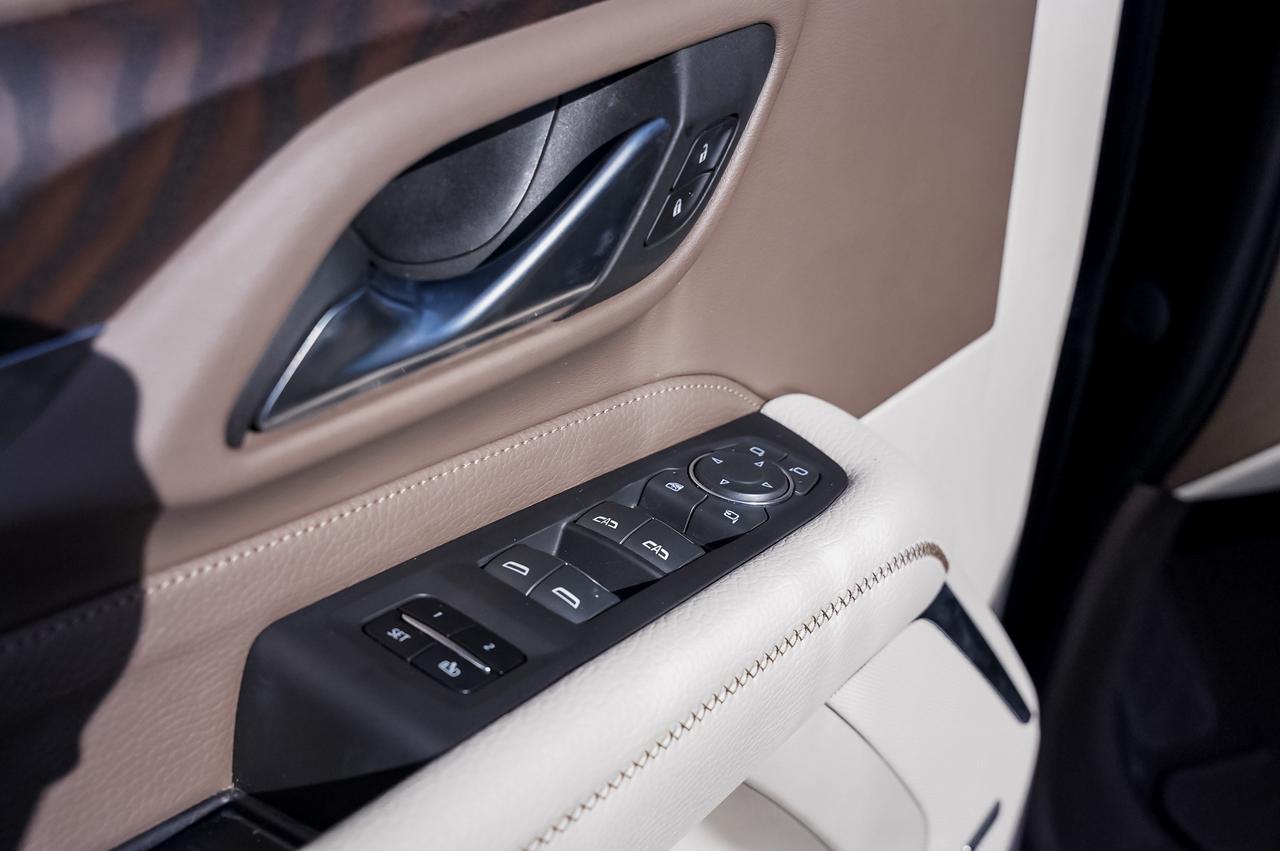 2023 GMC Yukon Denali | Captain Seats | rear Entertainment Photo