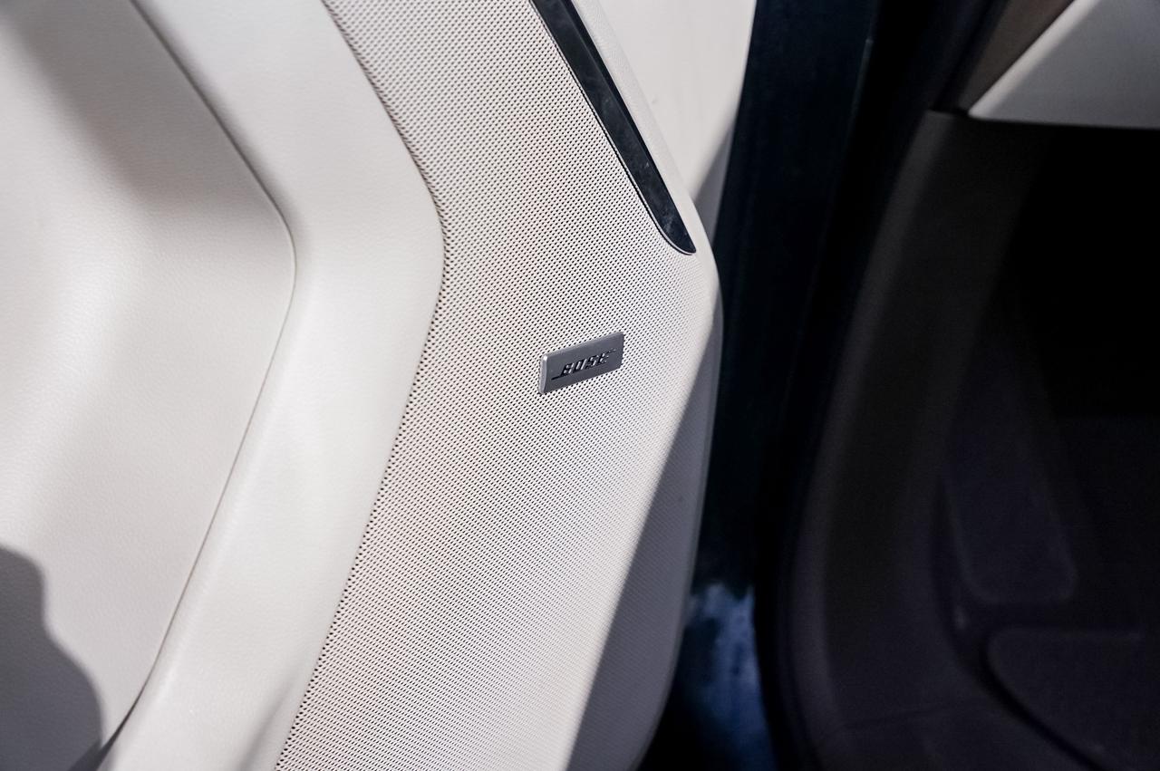 2023 GMC Yukon Denali | Captain Seats | rear Entertainment Photo