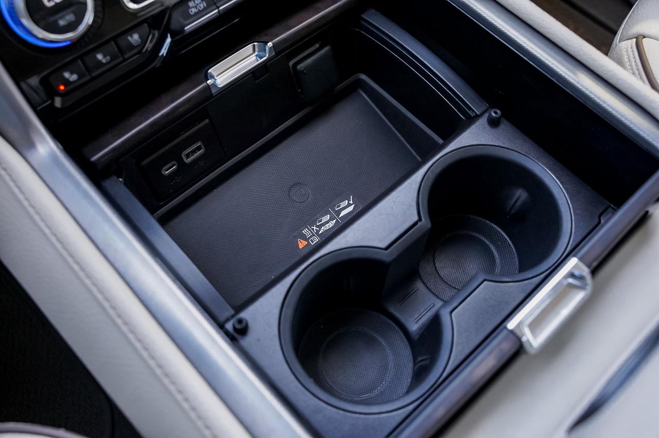 2023 GMC Yukon Denali | Captain Seats | rear Entertainment Photo