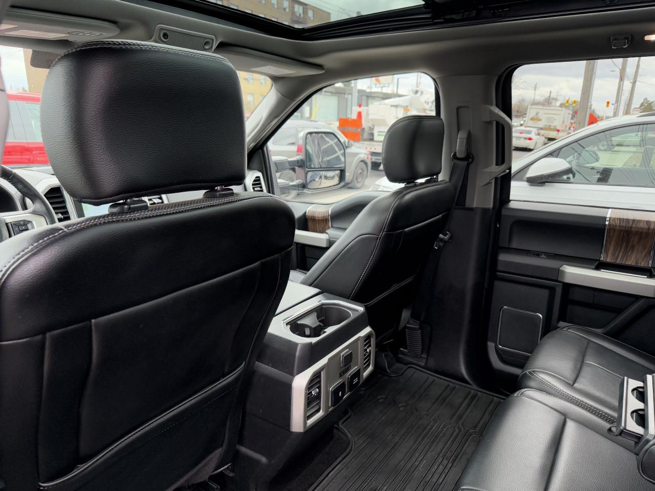 2018 Ford F-150 LARIAT V8 | PANO | NAVI | ONE OWNER - Photo #36