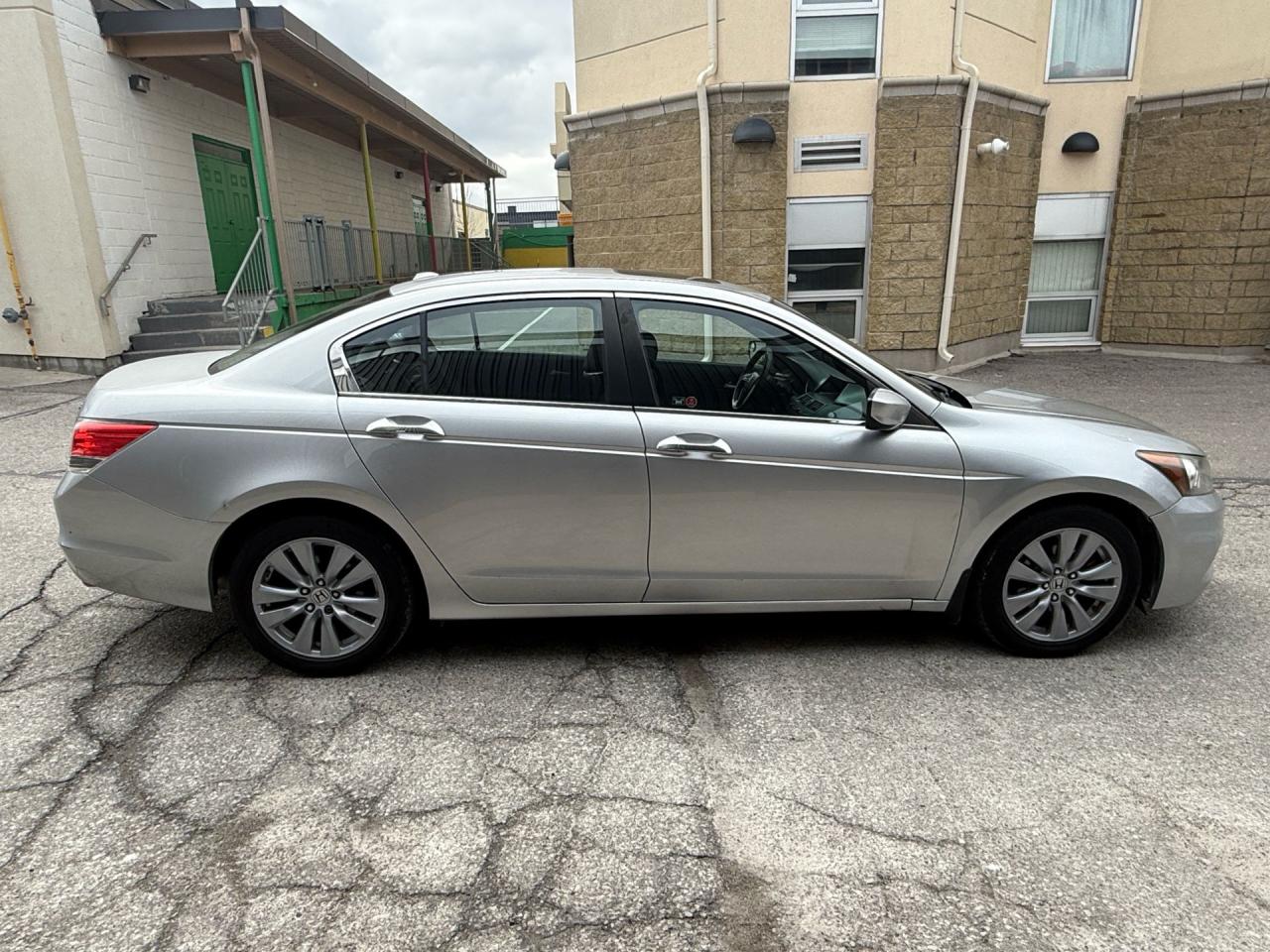 2011 Honda Accord 4dr V6 Auto EX-L - Photo #4