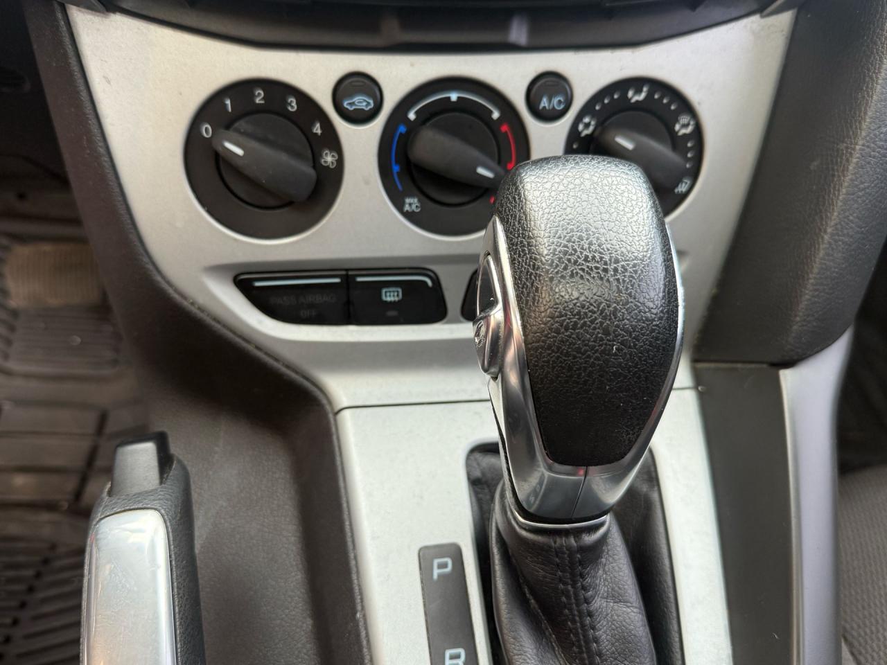 2013 Ford Focus 4DR SDN SE - Photo #16