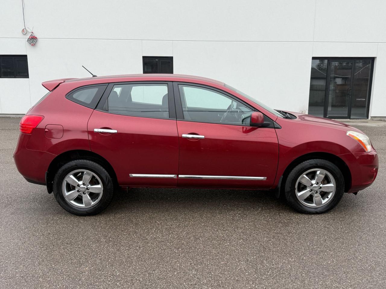 2012 Nissan Rogue FWD 4dr S - Photo #4