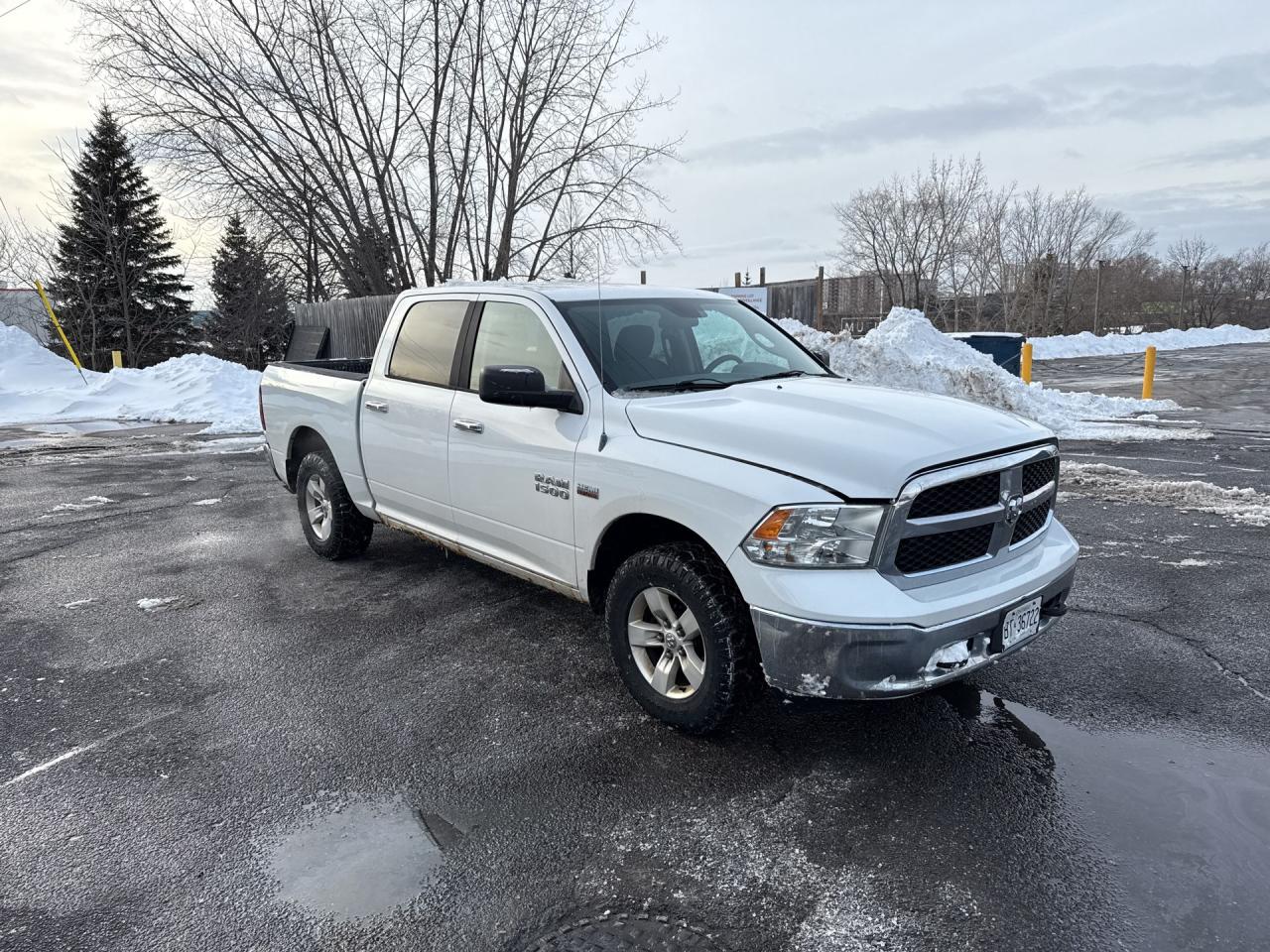 2013 RAM 1500 4WD CREW CAB 140.5" SLT - Photo #3