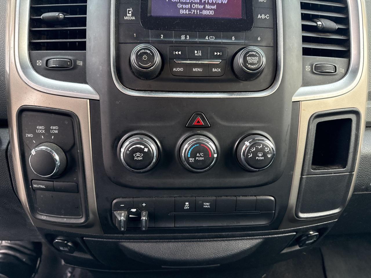 2013 RAM 1500 4WD CREW CAB 140.5" SLT - Photo #16