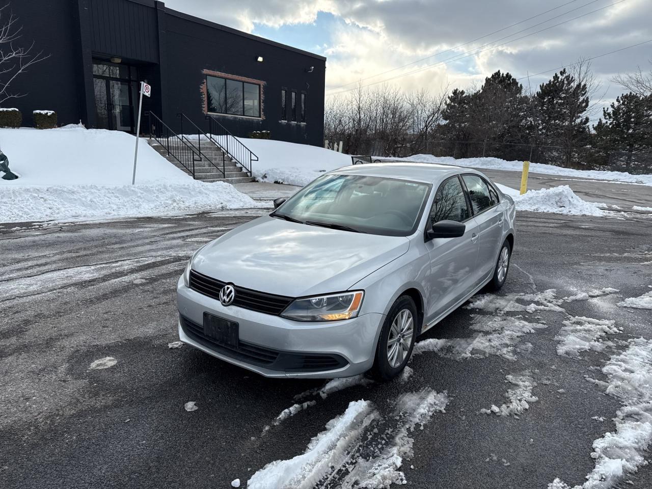 2012 Volkswagen Jetta 4dr 2.0L Man Trendline