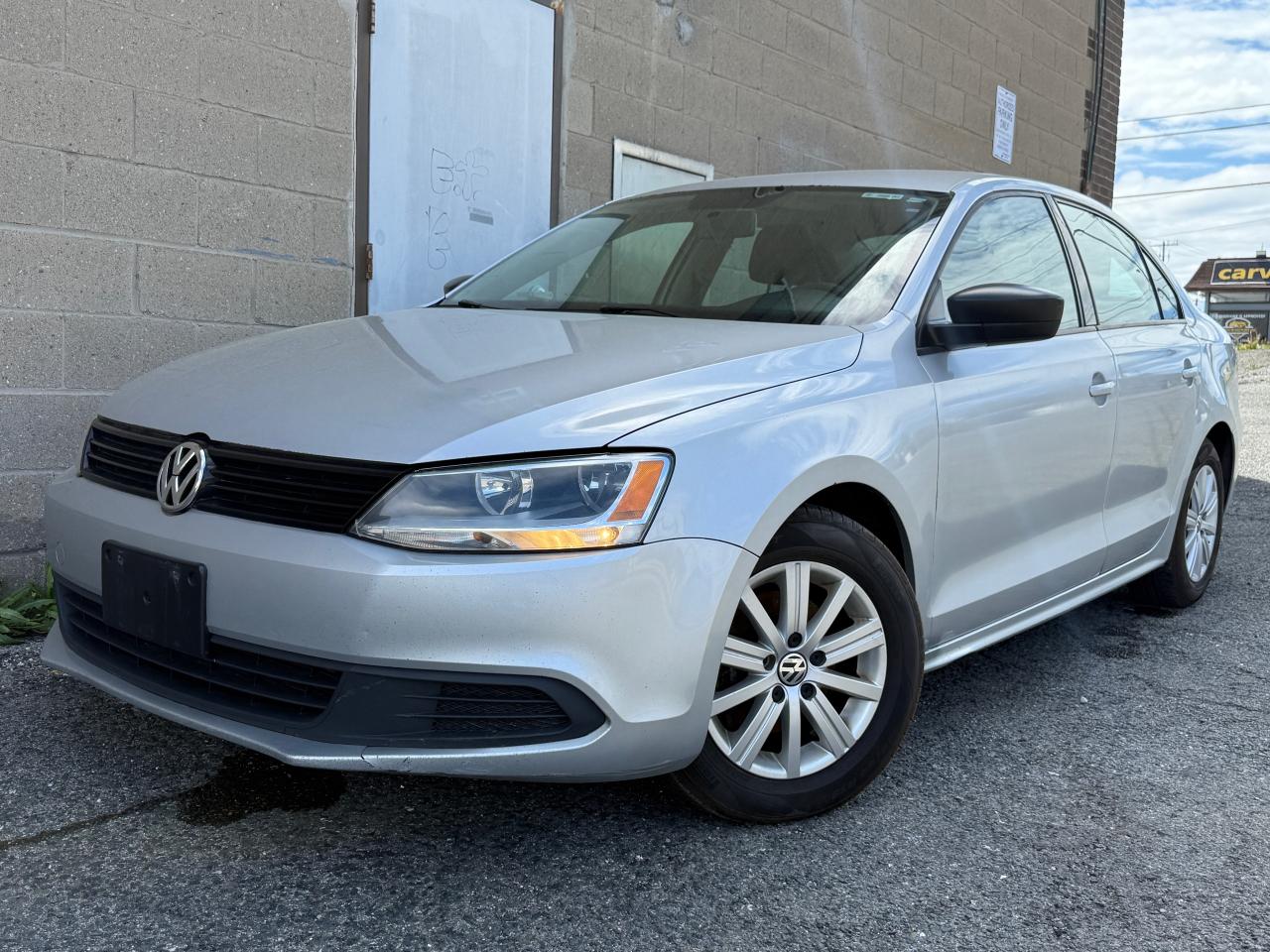 2012 Volkswagen Jetta 4dr 2.0L Man Trendline - Photo #1