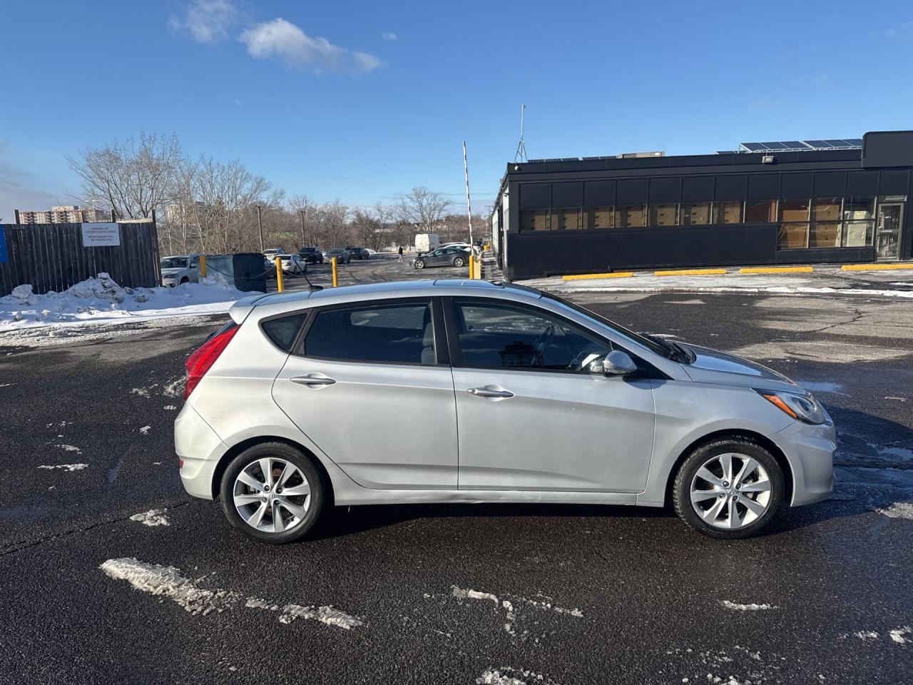 2012 Hyundai Accent 5dr HB Man GLS - Photo #3
