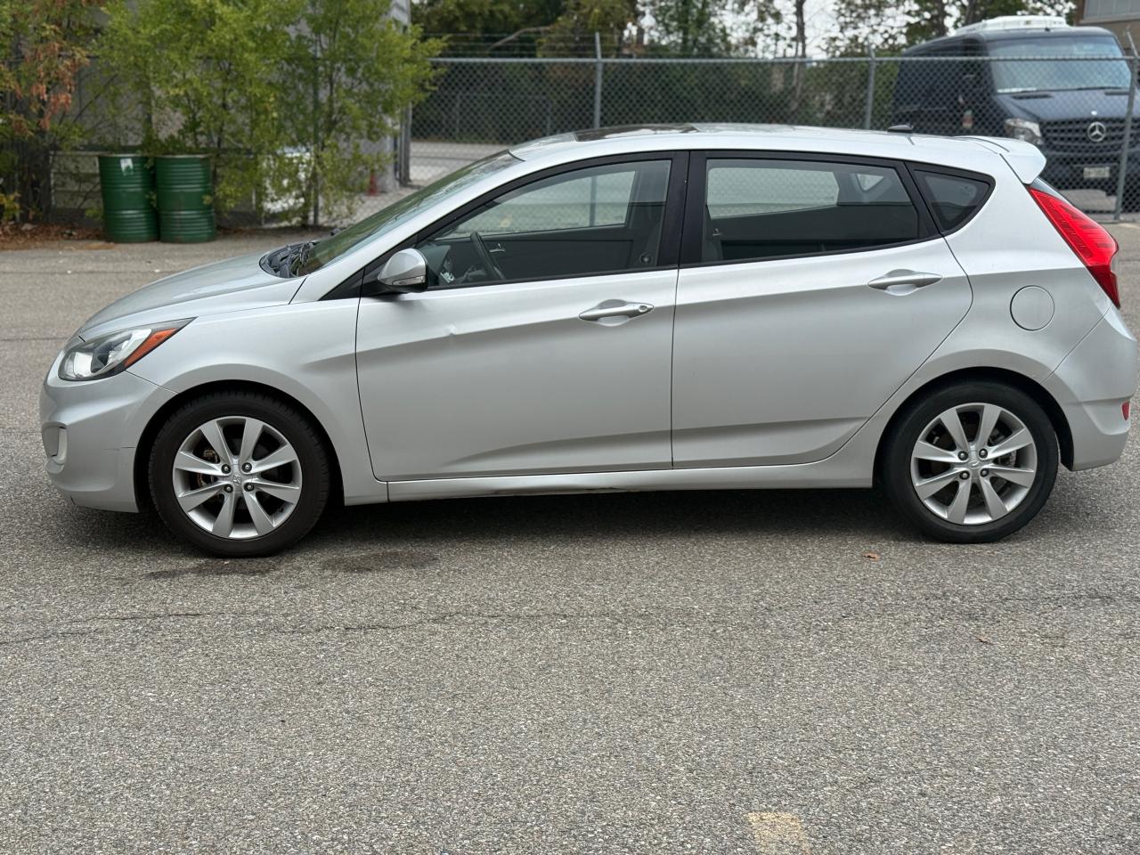 2012 Hyundai Accent 5DR HB MAN L - Photo #8