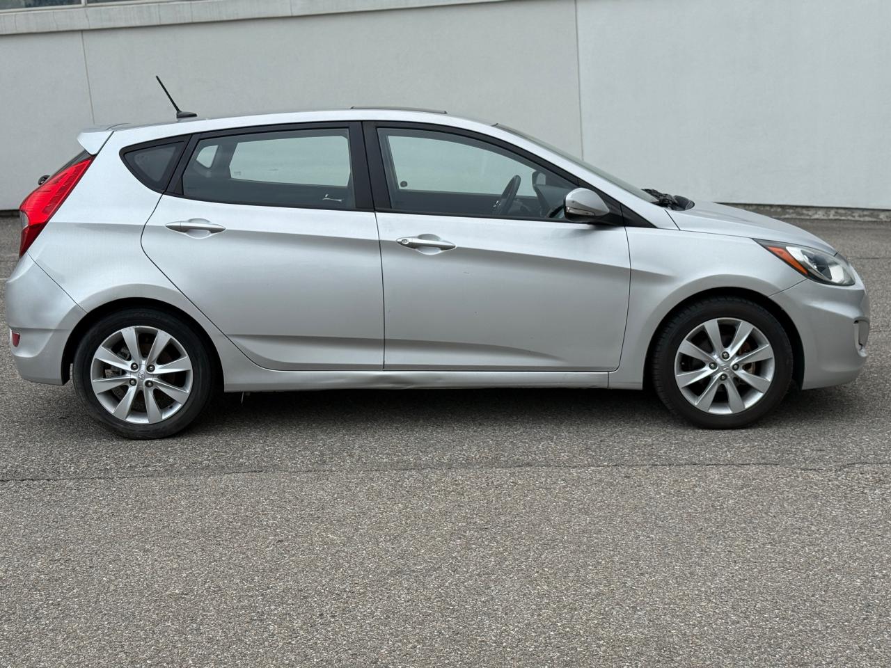 2012 Hyundai Accent 5DR HB MAN L - Photo #4
