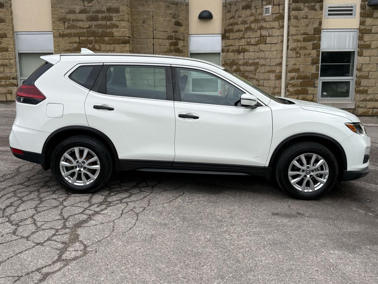 2019 Nissan Rogue FWD S - Photo #4