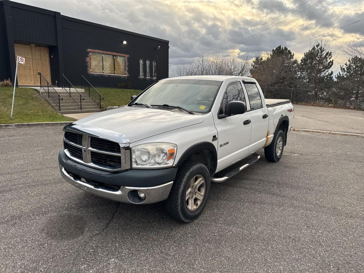 2008 Dodge Ram 1500 4WD Quad Cab 140.5" ST
