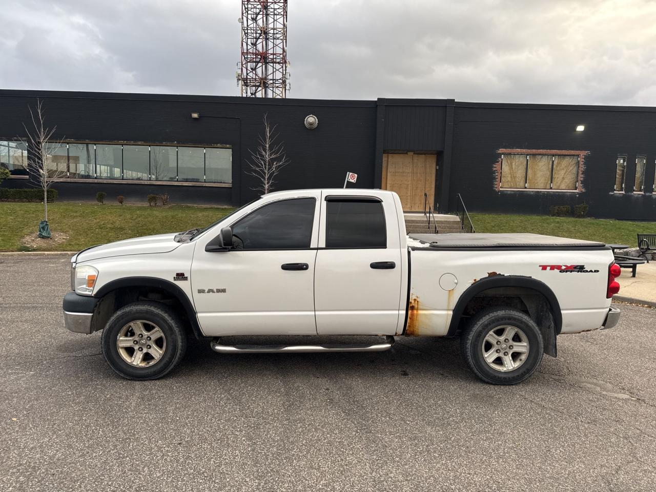 2008 Dodge Ram 1500 4WD Quad Cab 140.5" ST - Photo #8