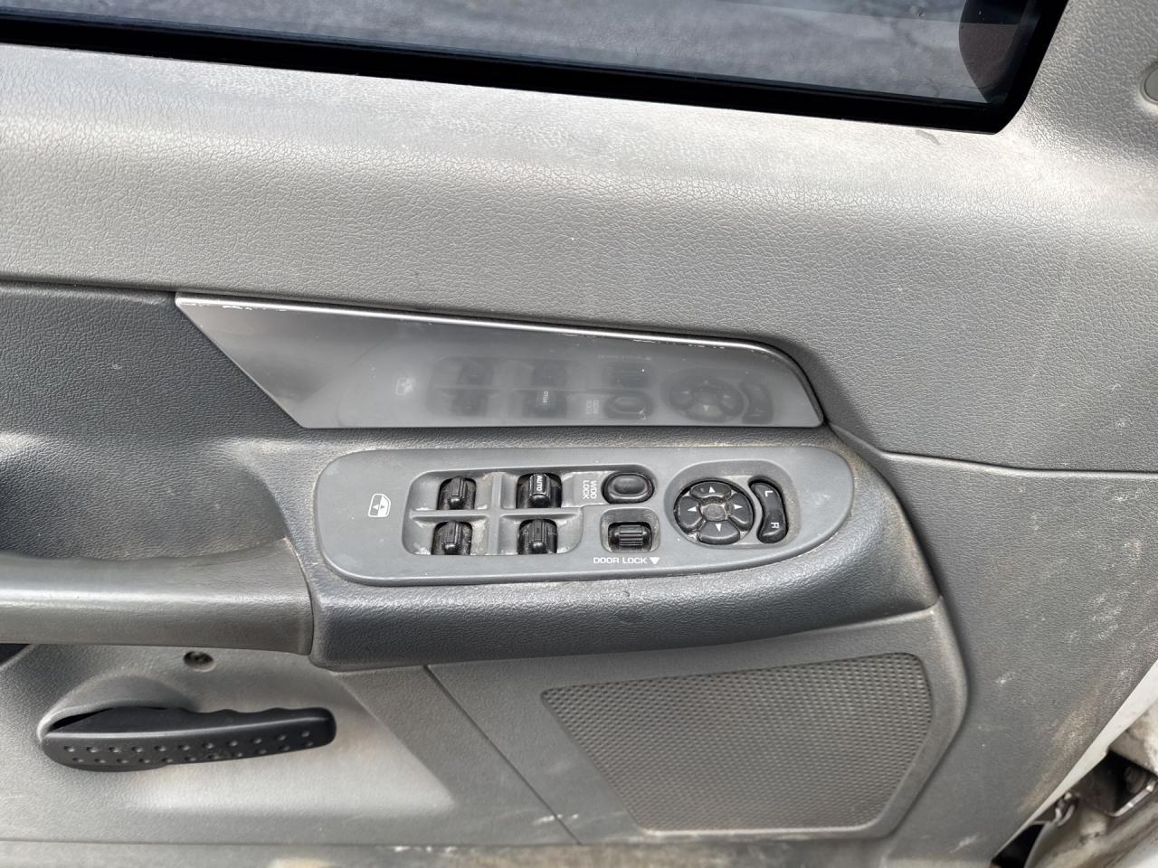 2008 Dodge Ram 1500 4WD Quad Cab 140.5" ST - Photo #12