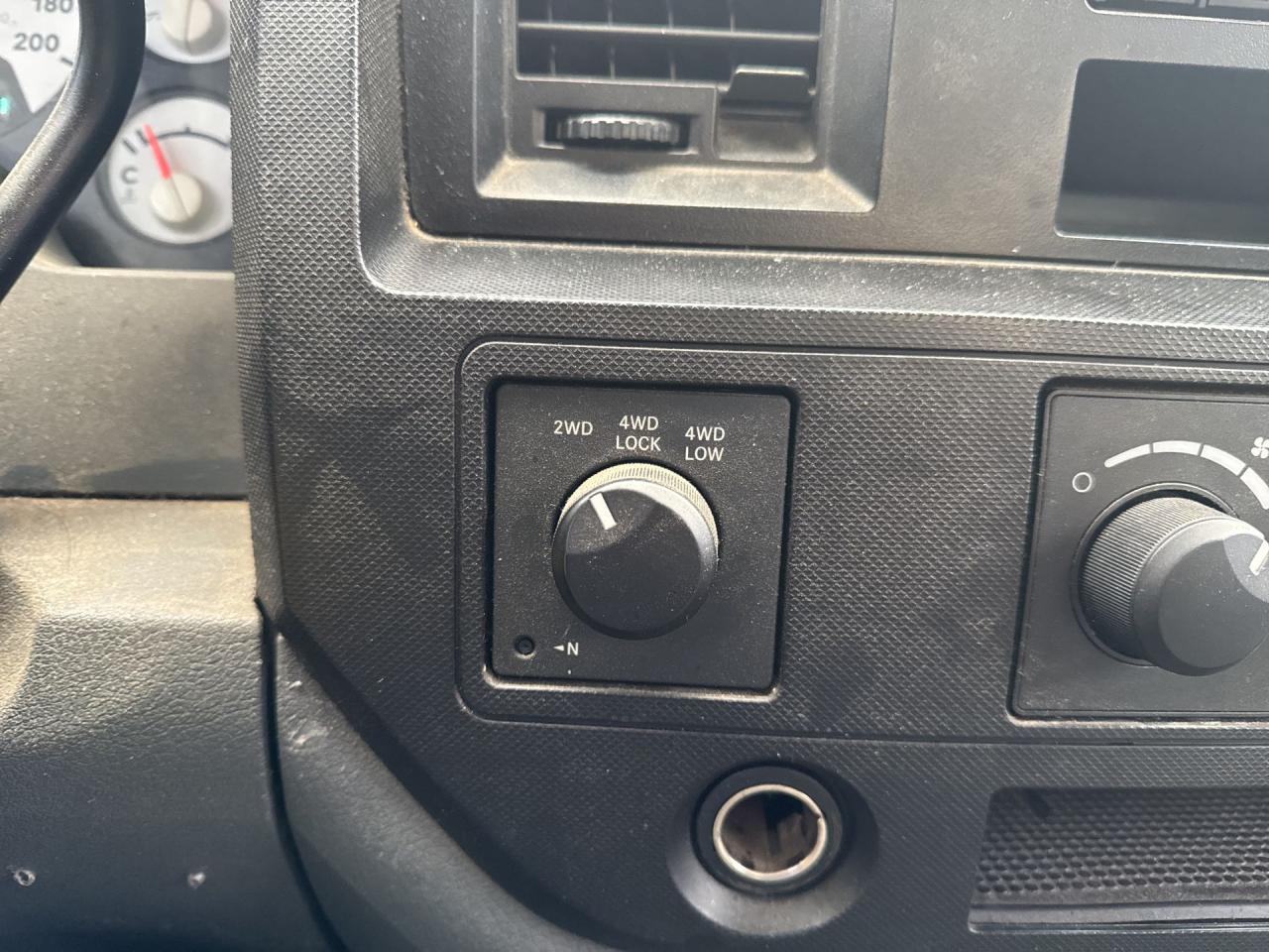 2008 Dodge Ram 1500 4WD Quad Cab 140.5" ST - Photo #16