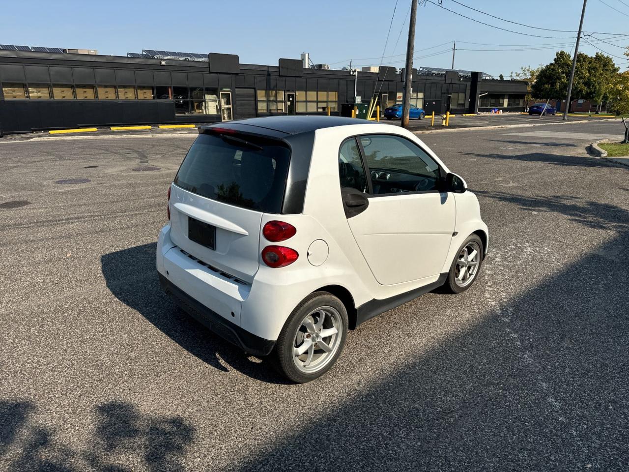 2015 Smart fortwo 2dr Cpe Pure - Photo #6