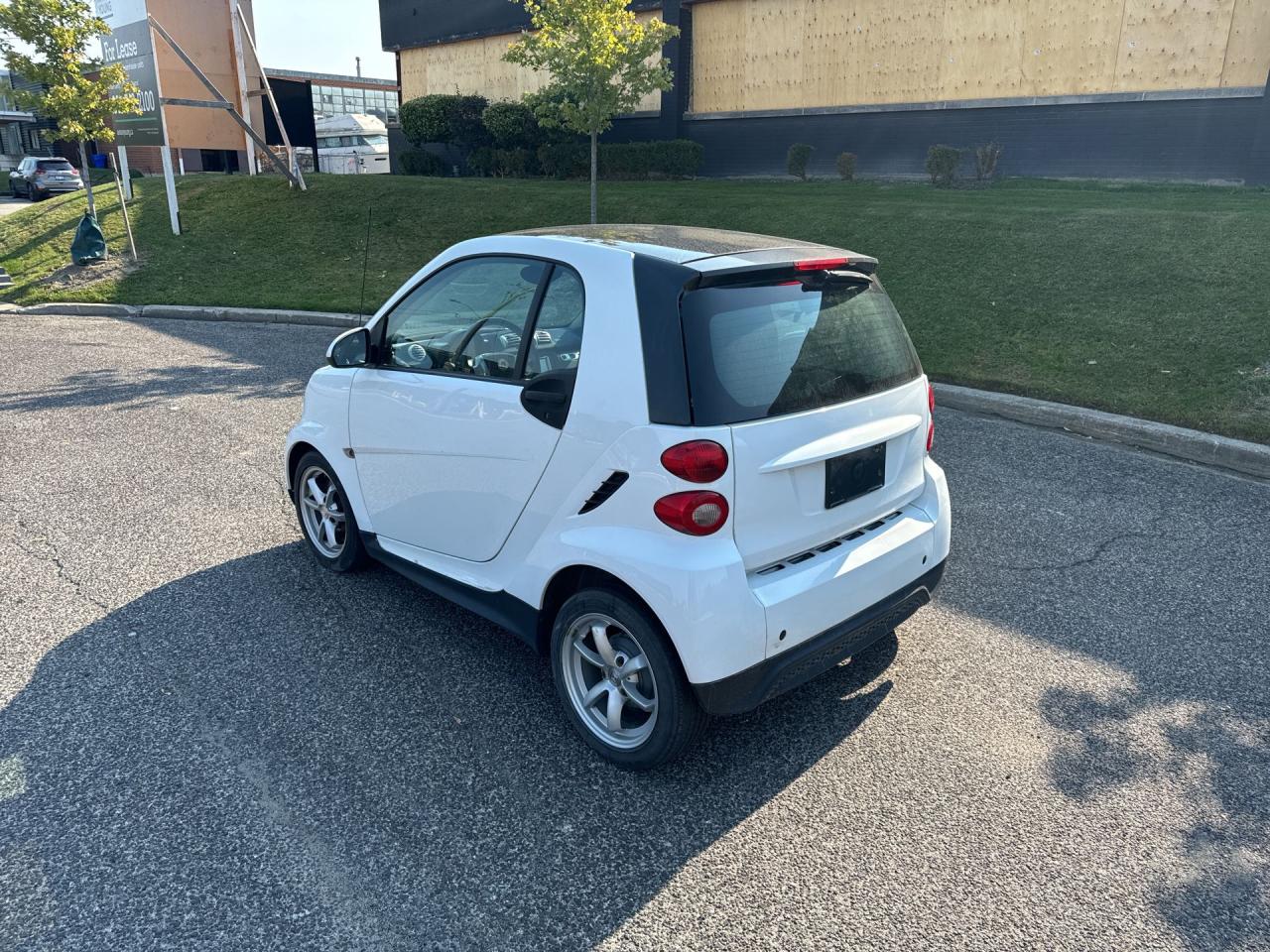 2015 Smart fortwo 2dr Cpe Pure - Photo #8
