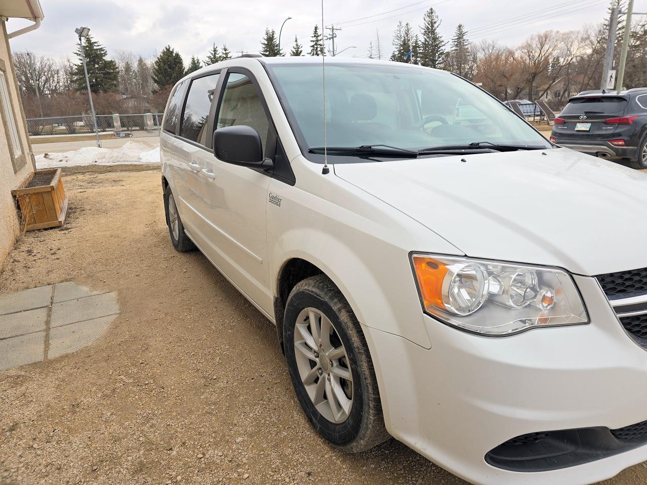 2015 Dodge Grand Caravan SXT /DVD Player /Back-up Camera/Remote Starter - Photo #3
