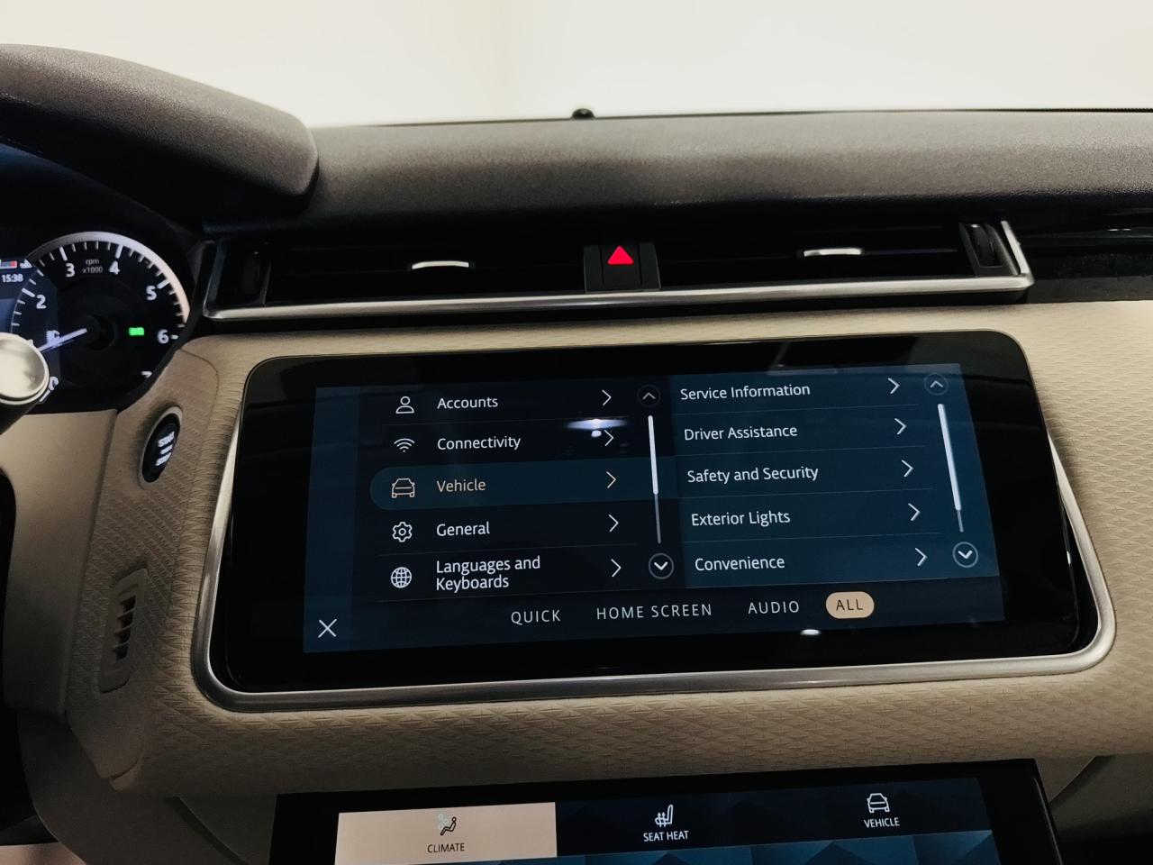 2022 Land Rover Range Rover Velar P250 S - Photo #16