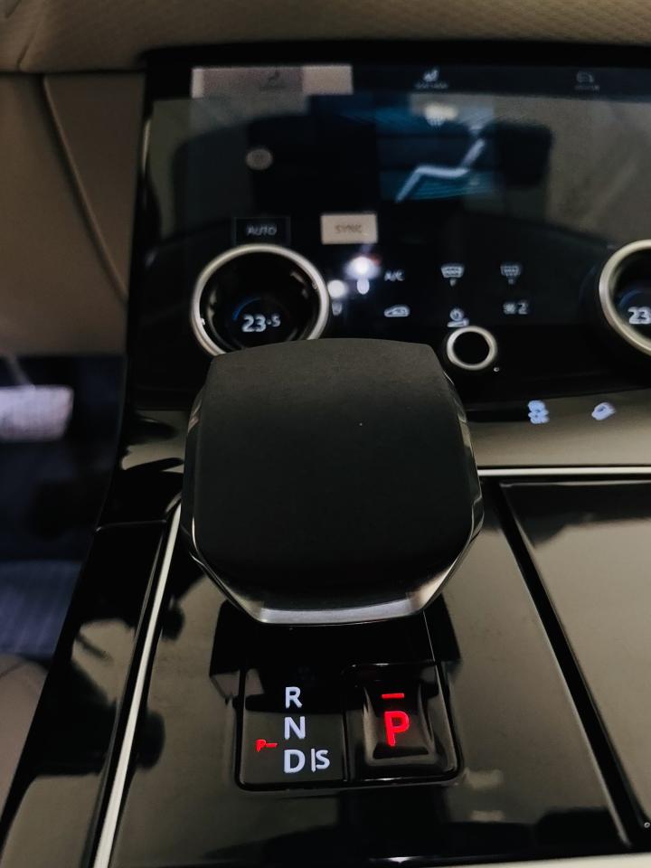 2022 Land Rover Range Rover Velar P250 S - Photo #15