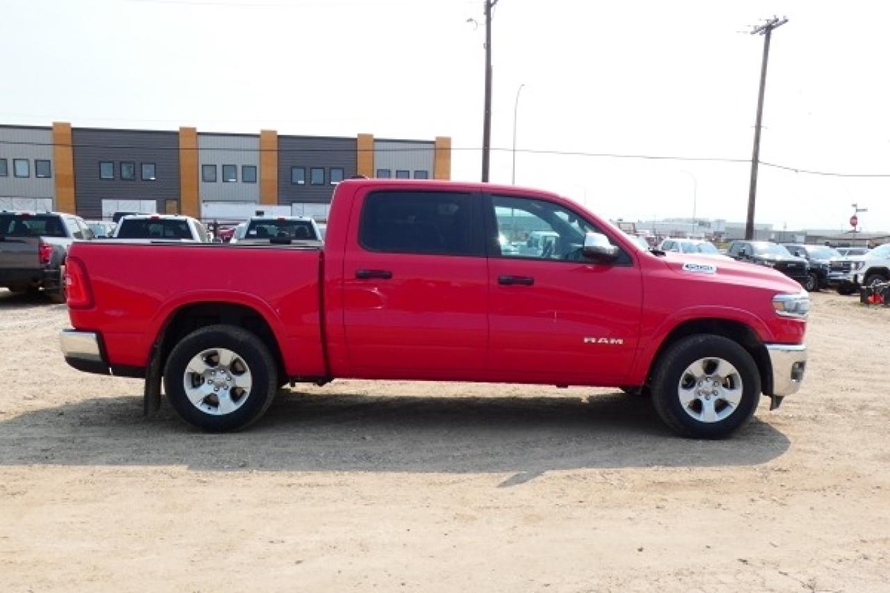 2025 Dodge Ram 1500 Big Horn HYBRID e-torque Crew Cab w/Htd cloth, BUC - Photo #5