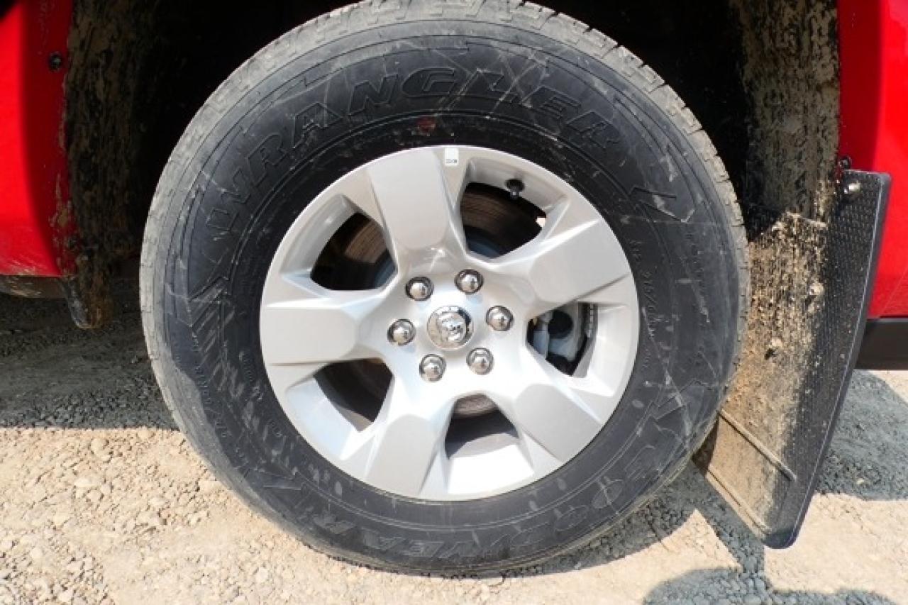 2025 Dodge Ram 1500 Big Horn HYBRID e-torque Crew Cab w/Htd cloth, BUC - Photo #16