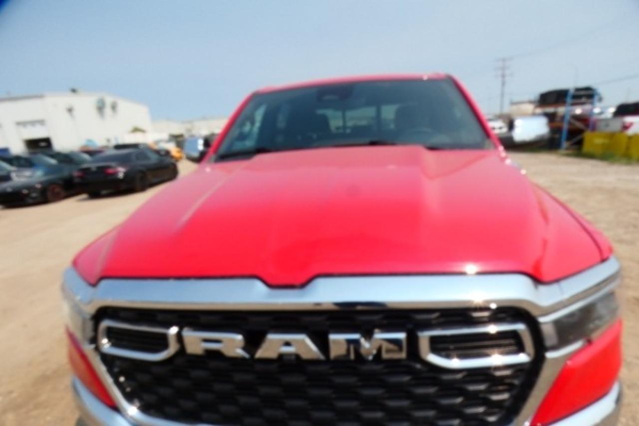 2025 Dodge Ram 1500 Big Horn HYBRID e-torque Crew Cab w/Htd cloth, BUC - Photo #28