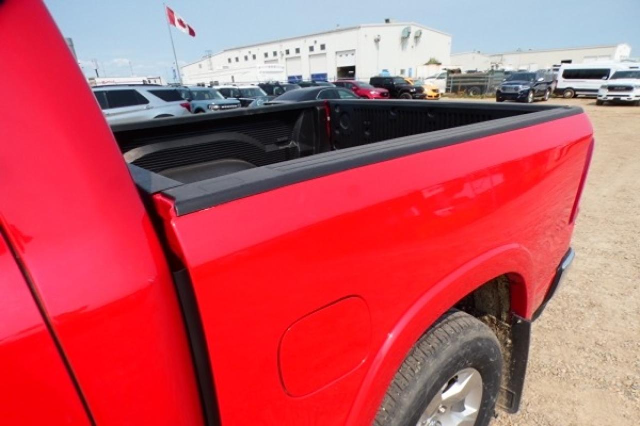 2025 Dodge Ram 1500 Big Horn HYBRID e-torque Crew Cab w/Htd cloth, BUC - Photo #15