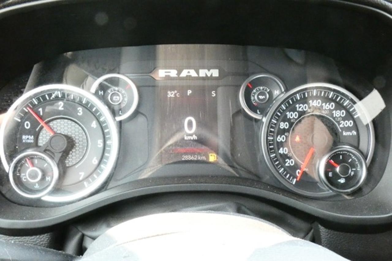 2025 Dodge Ram 1500 Big Horn HYBRID e-torque Crew Cab w/Htd cloth, BUC - Photo #12