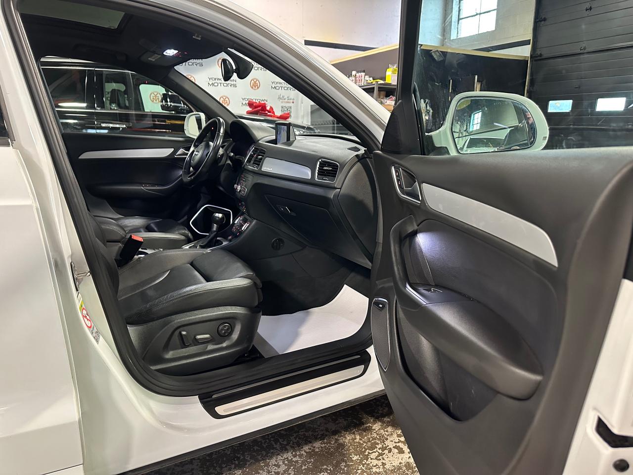 2015 Audi Q3 QUATTRO | 2.0T | TECHNIK | SUNROOF | BOSE SOUND - Photo #4