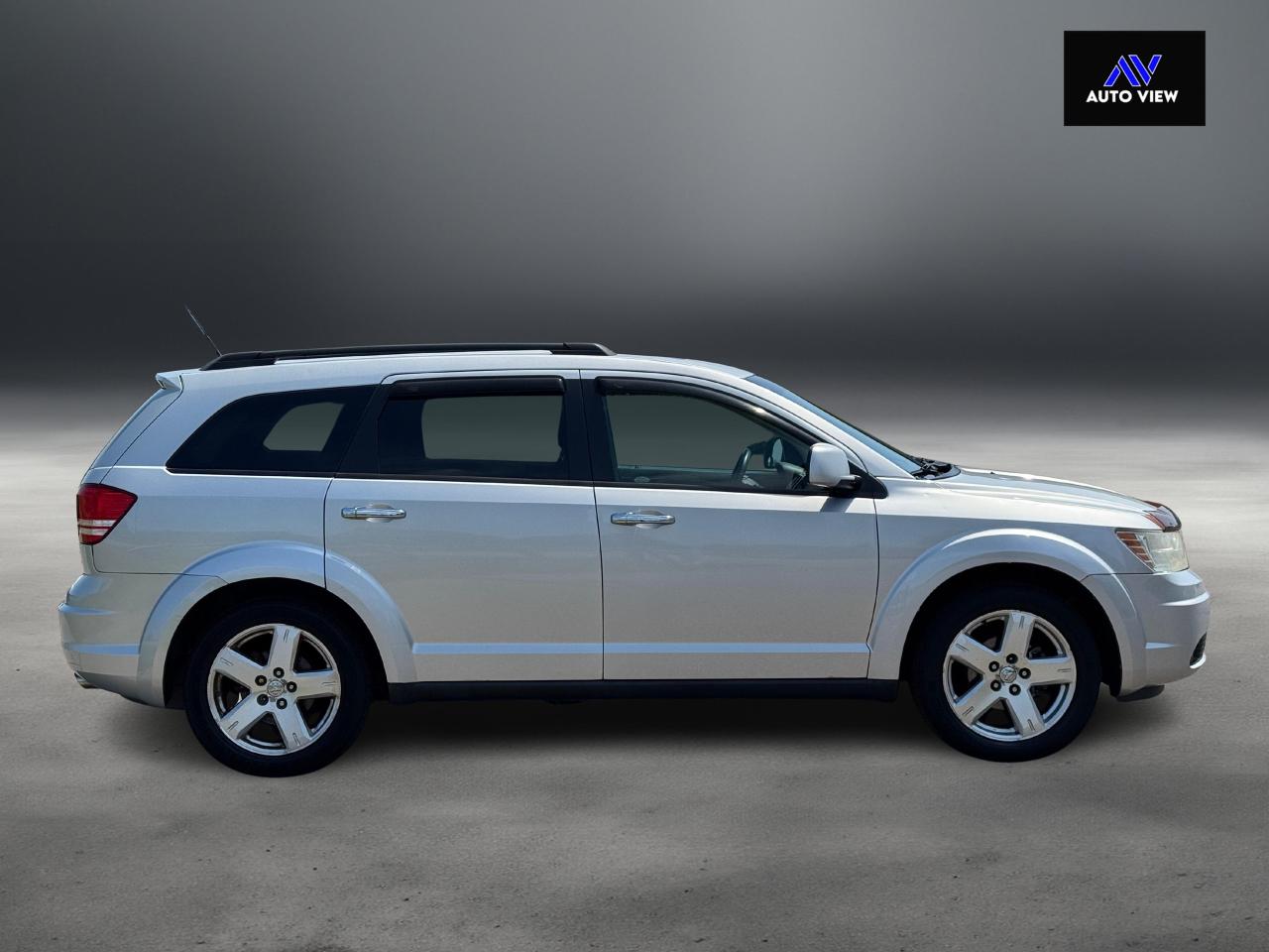 2010 Dodge Journey SXT **7 PASSENGER** - Photo #4