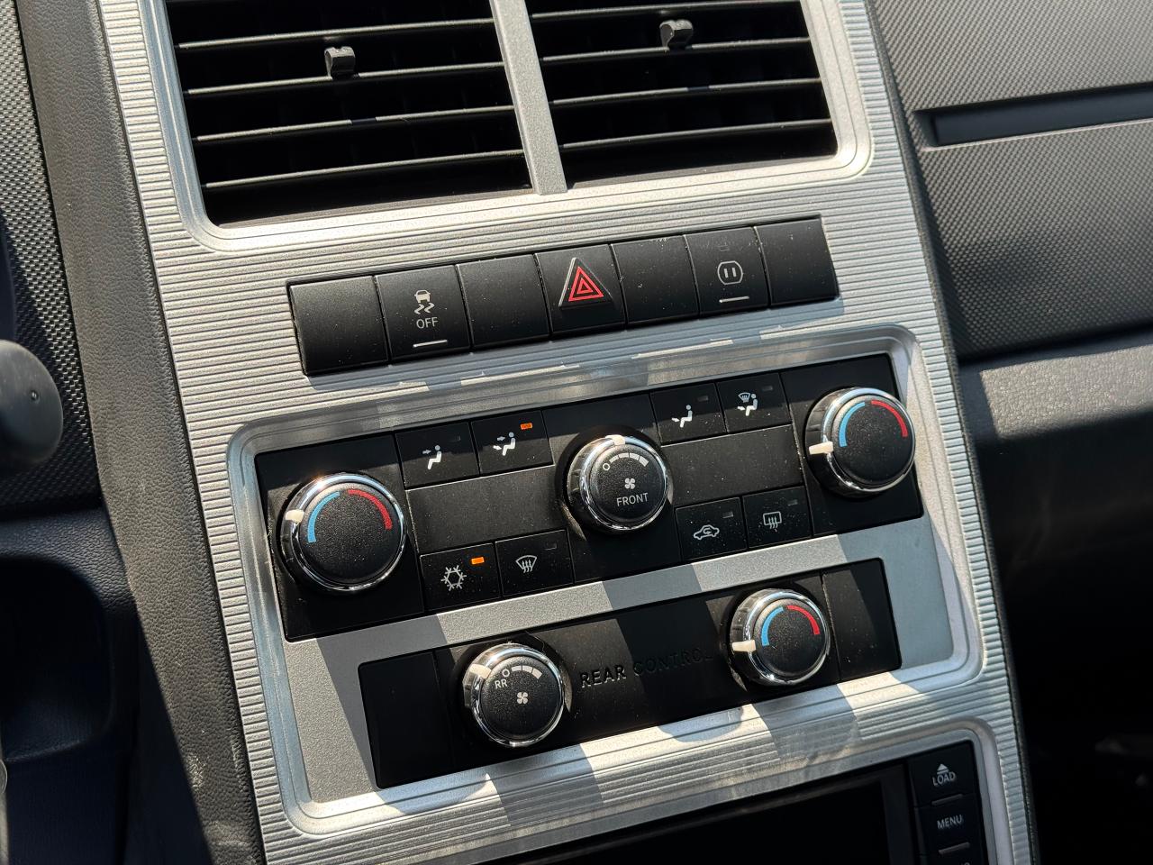2010 Dodge Journey SXT **7 PASSENGER** - Photo #19
