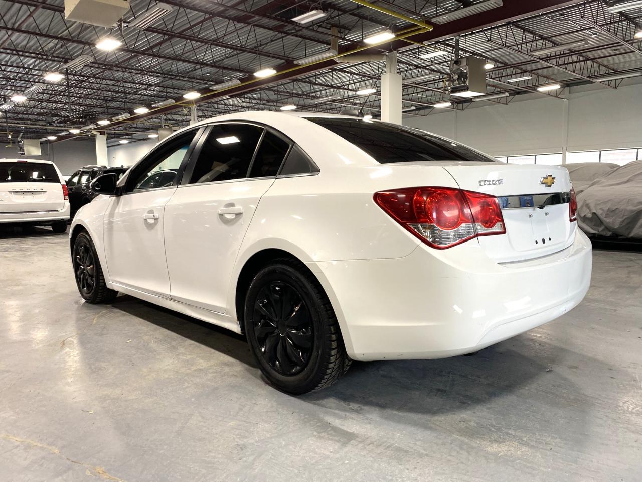 2015 Chevrolet Cruze 1LT Photo2