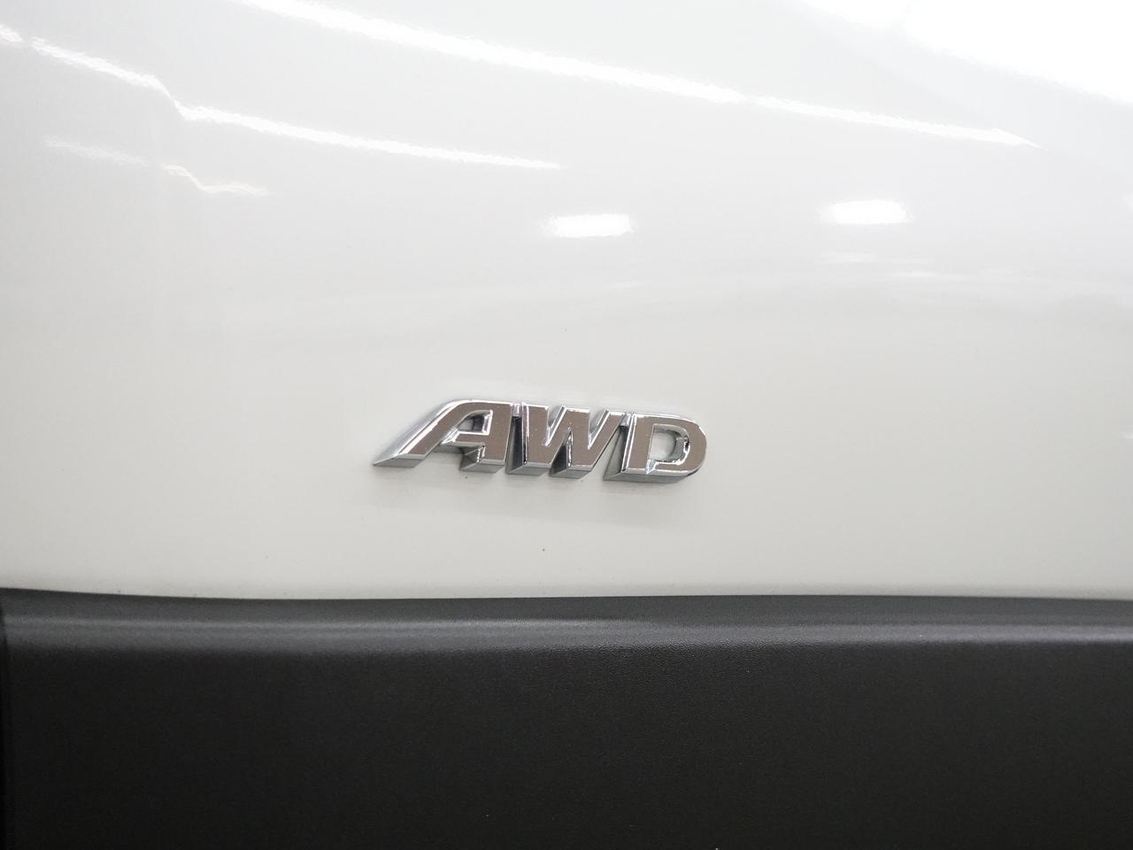 2021 Toyota Venza XLE HYBRID | AWD | Nav | Leather | BSM | CarPlay Photo