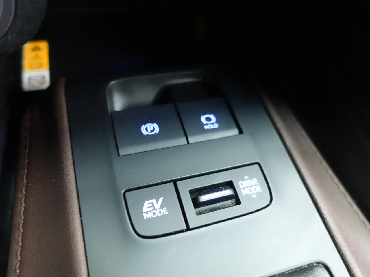 2021 Toyota Venza XLE HYBRID | AWD | Nav | Leather | BSM | CarPlay Photo