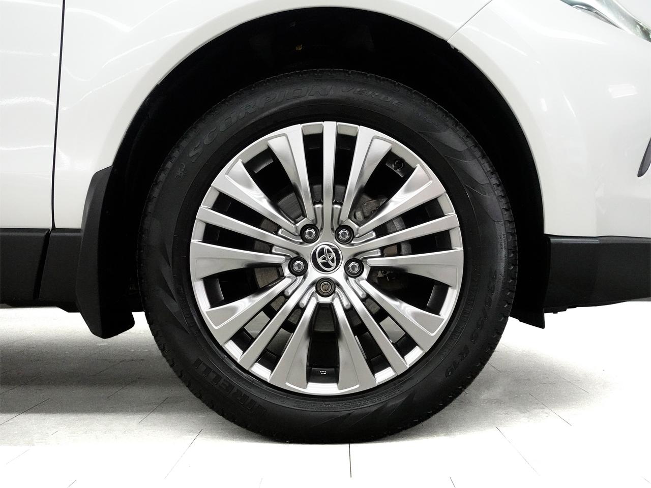 2021 Toyota Venza XLE HYBRID | AWD | Nav | Leather | BSM | CarPlay Photo