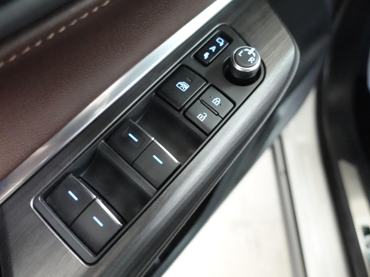 2021 Toyota Venza XLE HYBRID | AWD | Nav | Leather | BSM | CarPlay Photo