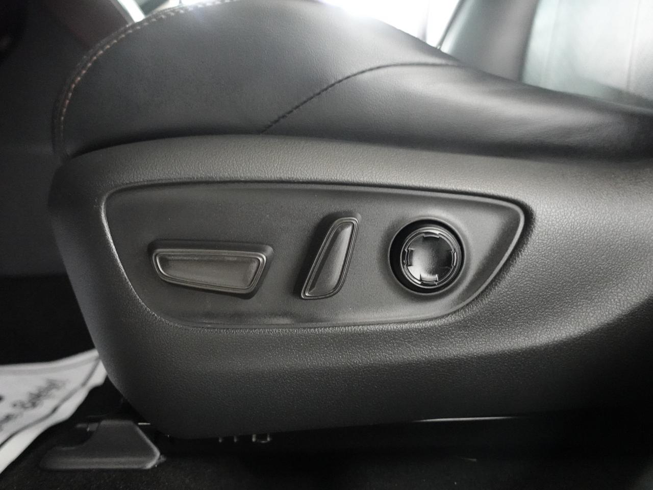 2021 Toyota Venza XLE HYBRID | AWD | Nav | Leather | BSM | CarPlay Photo