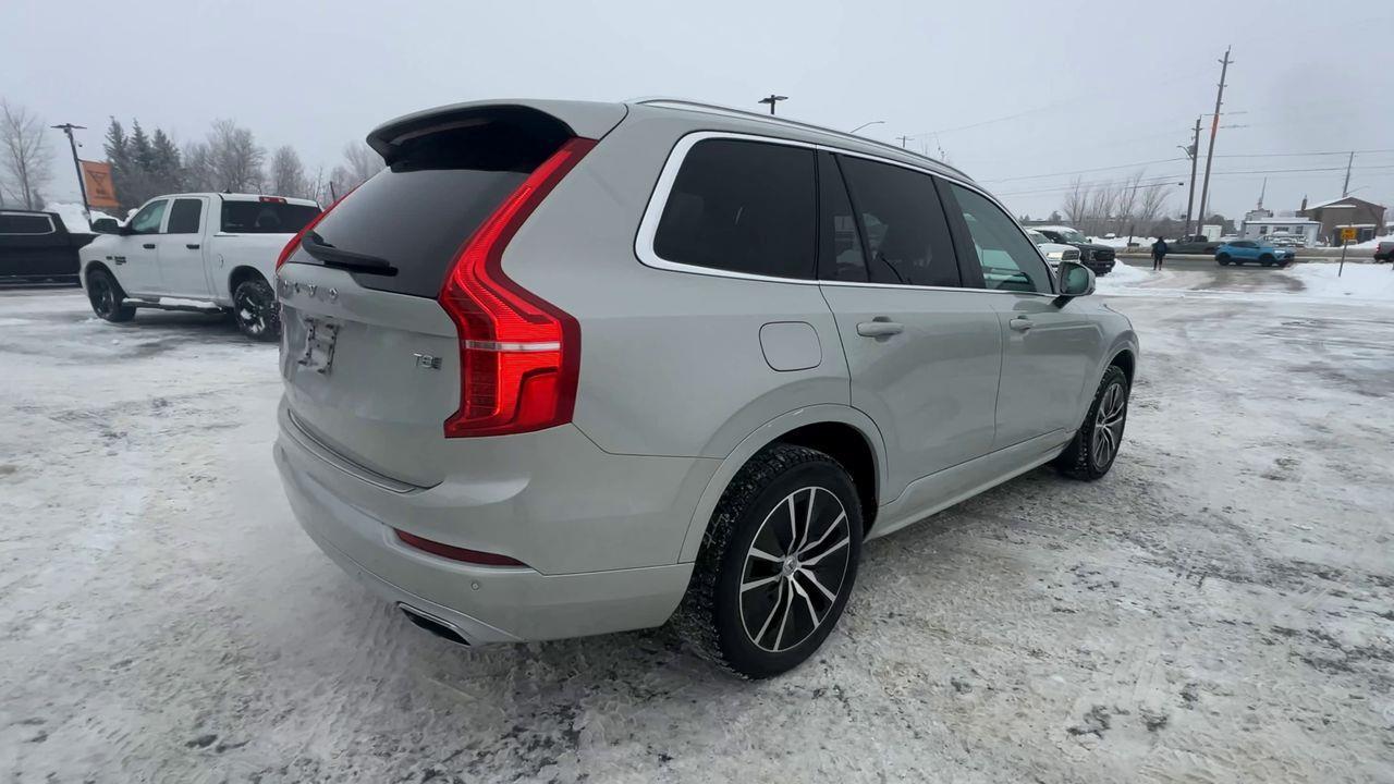 2020 Volvo XC90 Hybrid T8 Momentum PLUG IN HYBRID!!! 3RD ROW 7 PASSENGER, APPLE CARPLAY, HEATED LEATHER SEATS, MOONROOF! Photo3