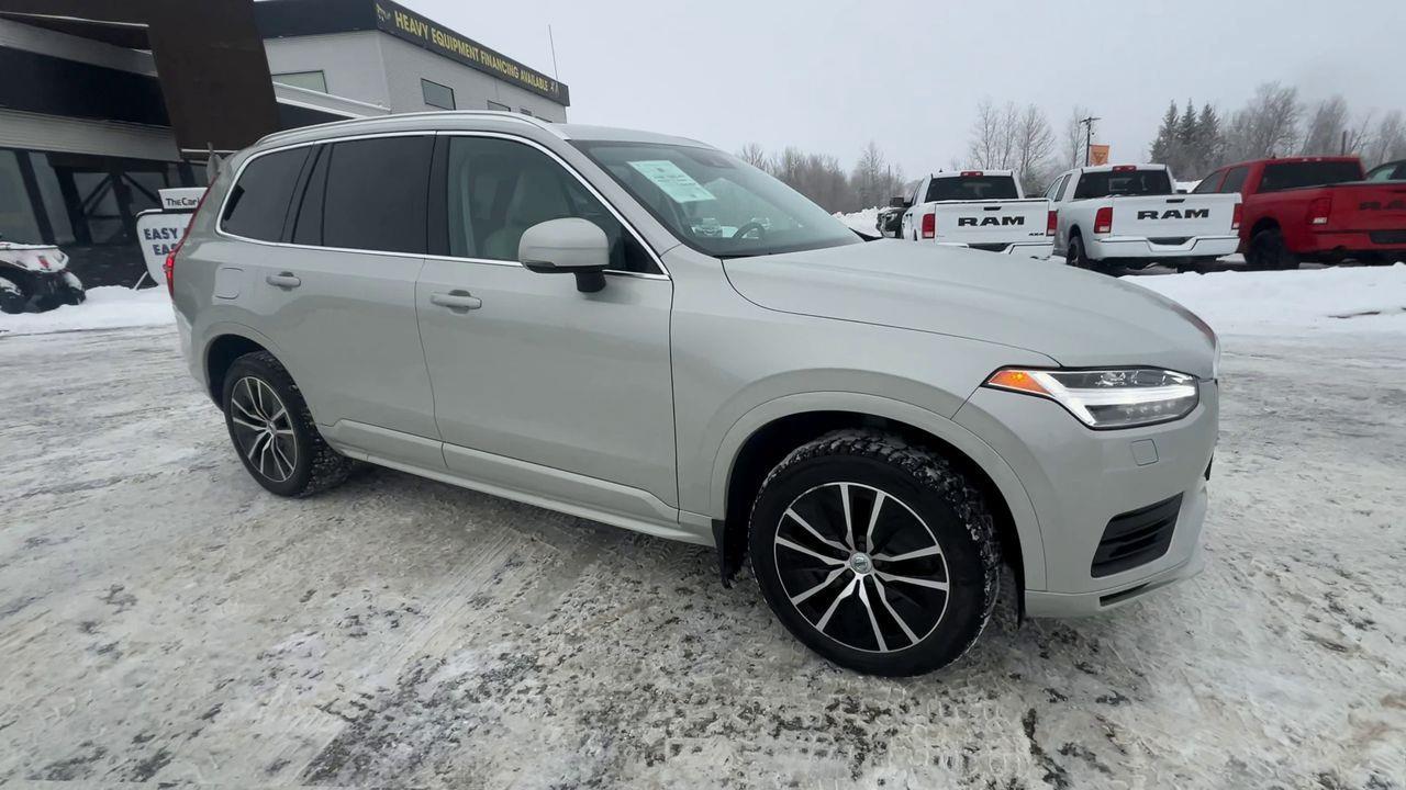 2020 Volvo XC90 Hybrid T8 Momentum PLUG IN HYBRID!!! 3RD ROW 7 PASSENGER, APPLE CARPLAY, HEATED LEATHER SEATS, MOONROOF! Photo