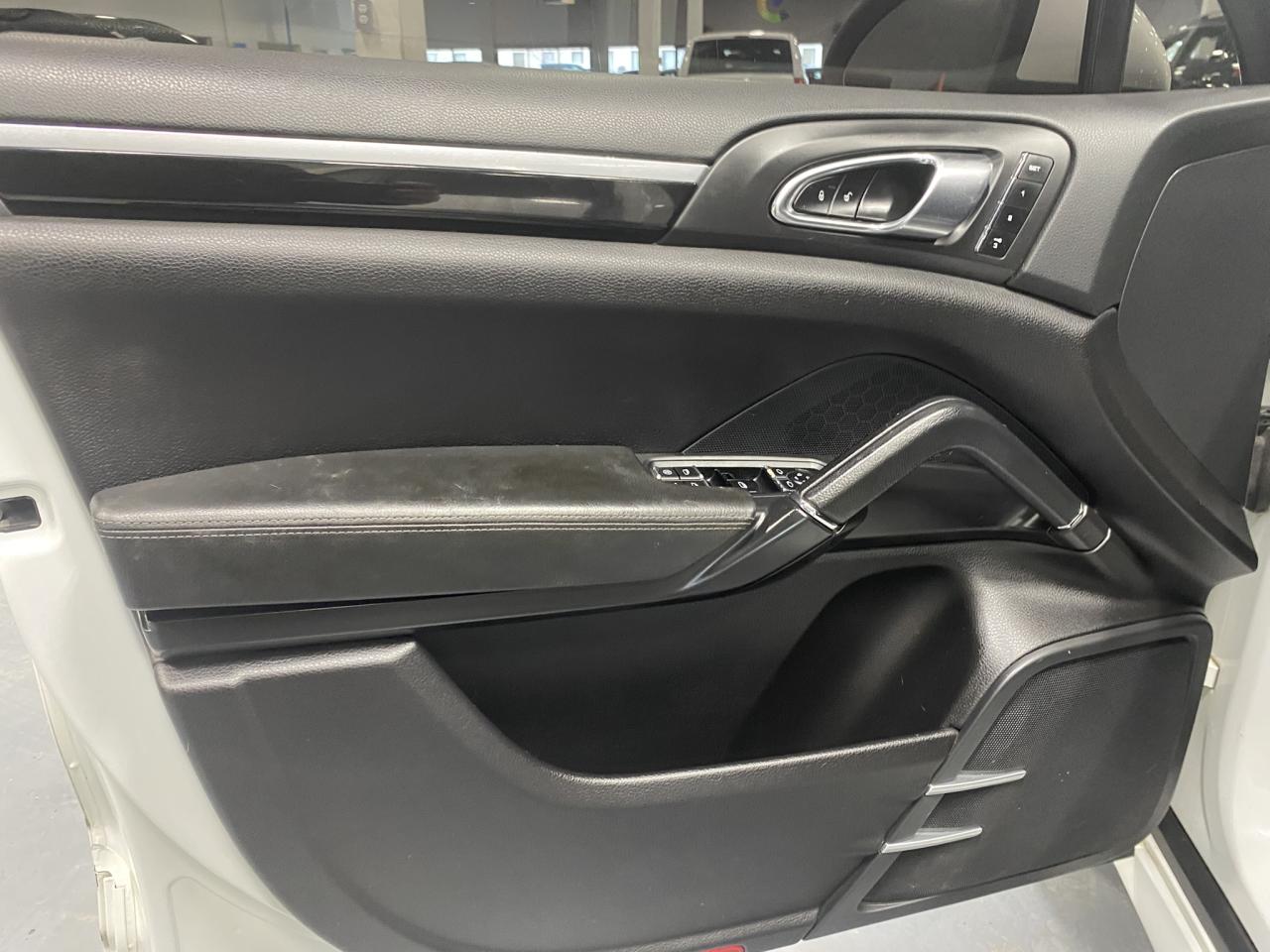 2013 Porsche Cayenne AWD 4dr Tiptronic - Photo #11