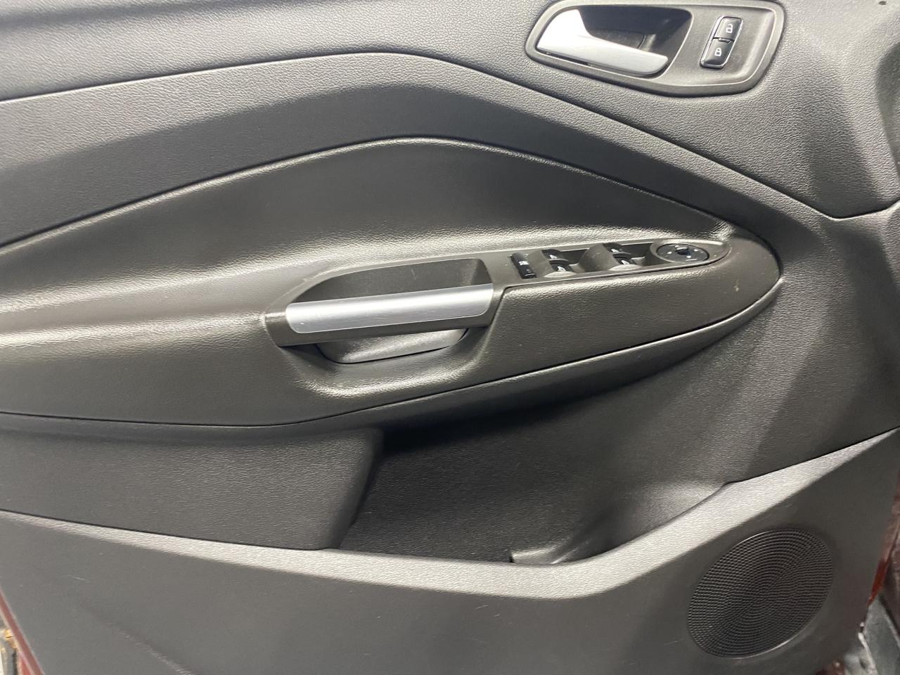 2014 Ford Escape SE - Photo #11