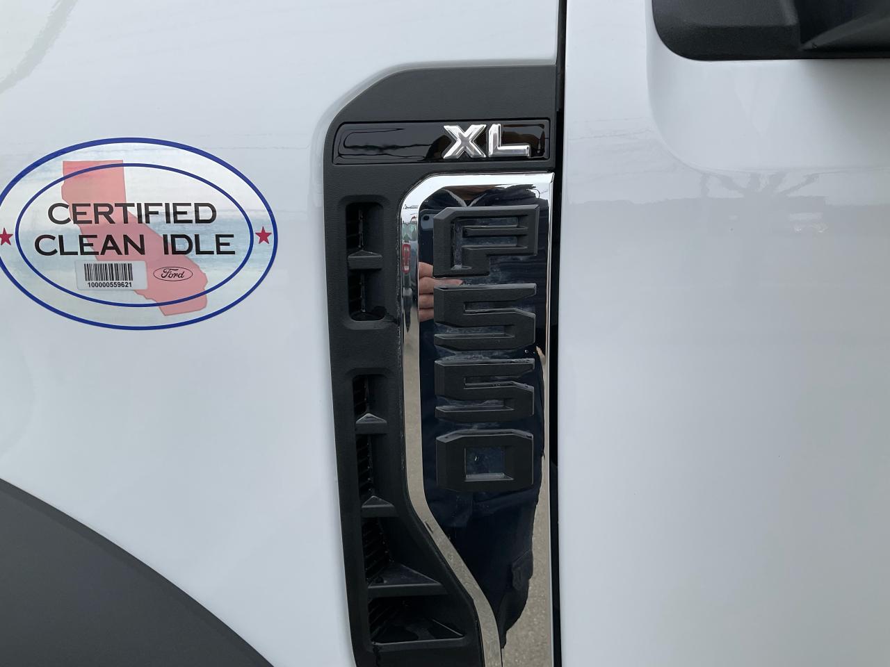2025 Ford F-550 Super Duty DRW XL Photo5
